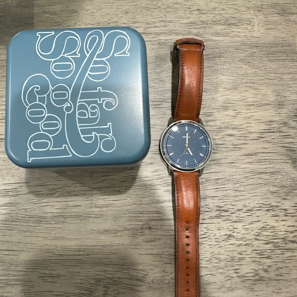 Fossil Watch: Men’s Minimalist Slim Three-Hand Light Brown Leather Watch